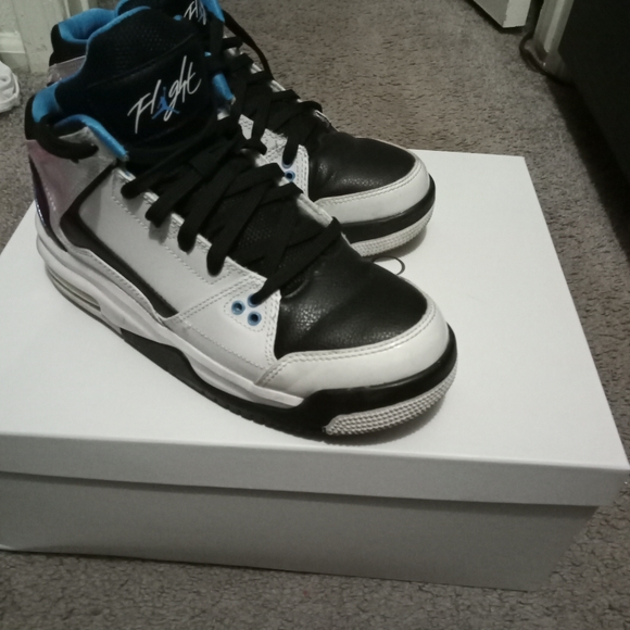 Nike Shoes - Nike Jordan Flight